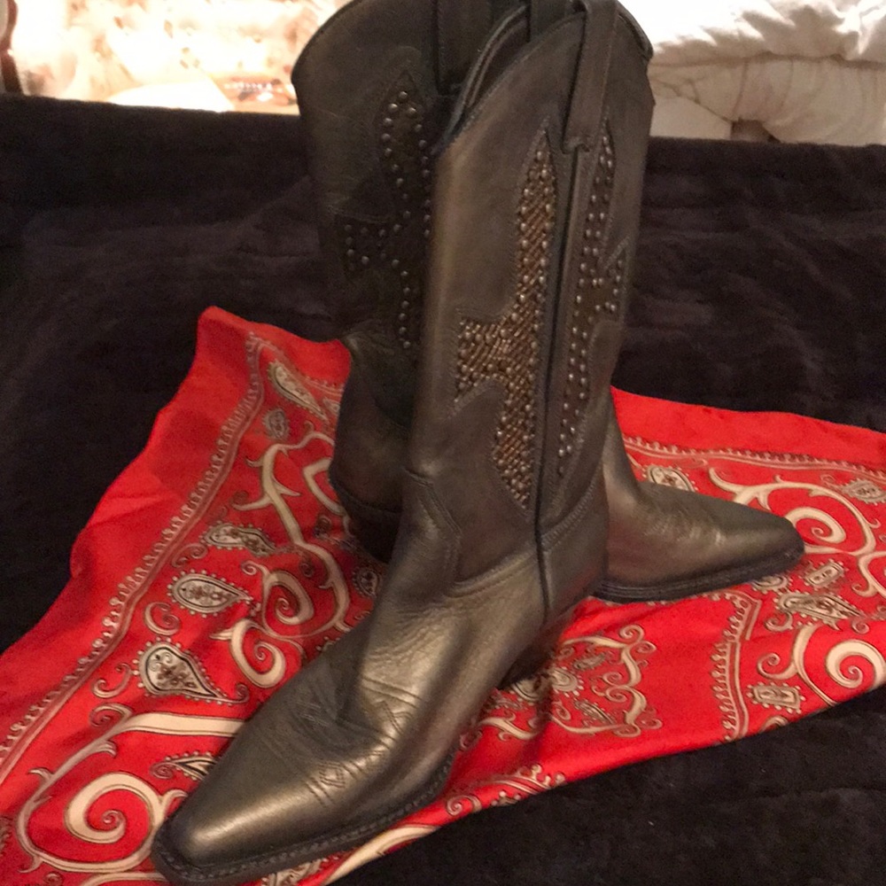 Zigi Soho Black Studded Leather Western Heeled Boots